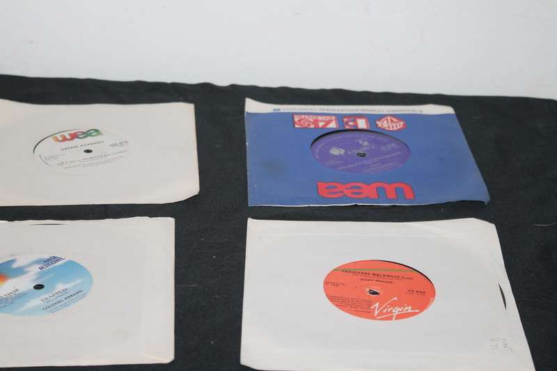 10 7 Singles Lot 7