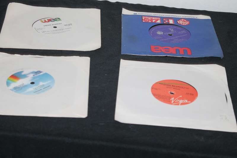 10 7 Singles Lot 7
