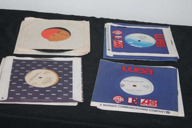 10 7 Singles Lot 7