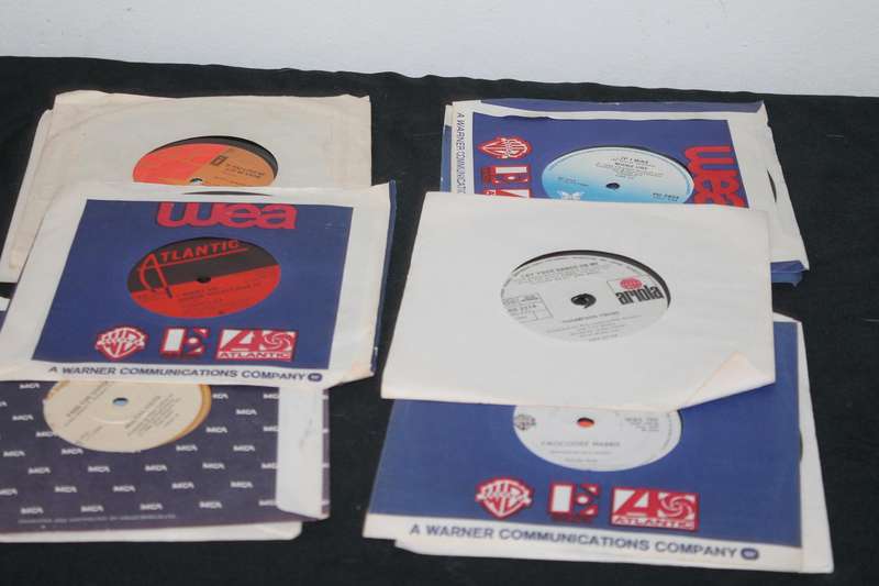 10 7 Singles Lot 7