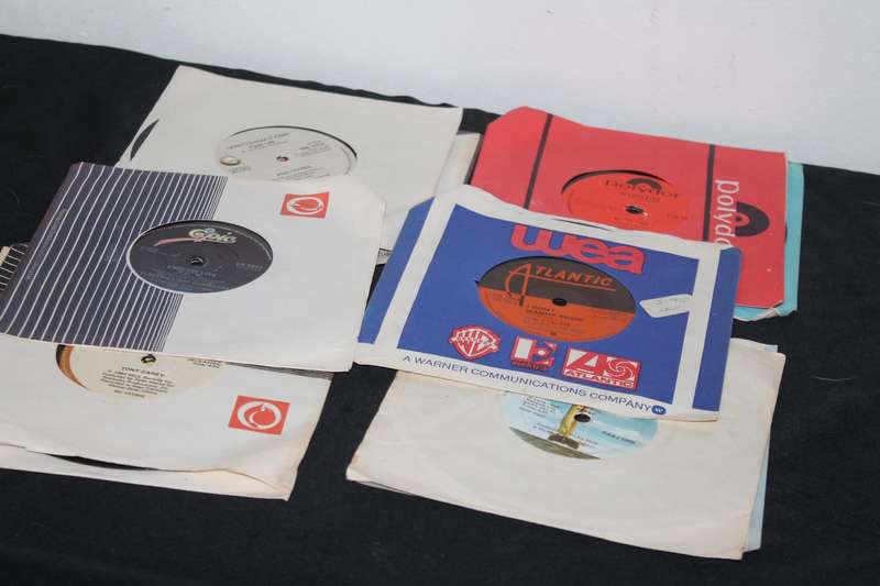 10 7 Singles Lot 8