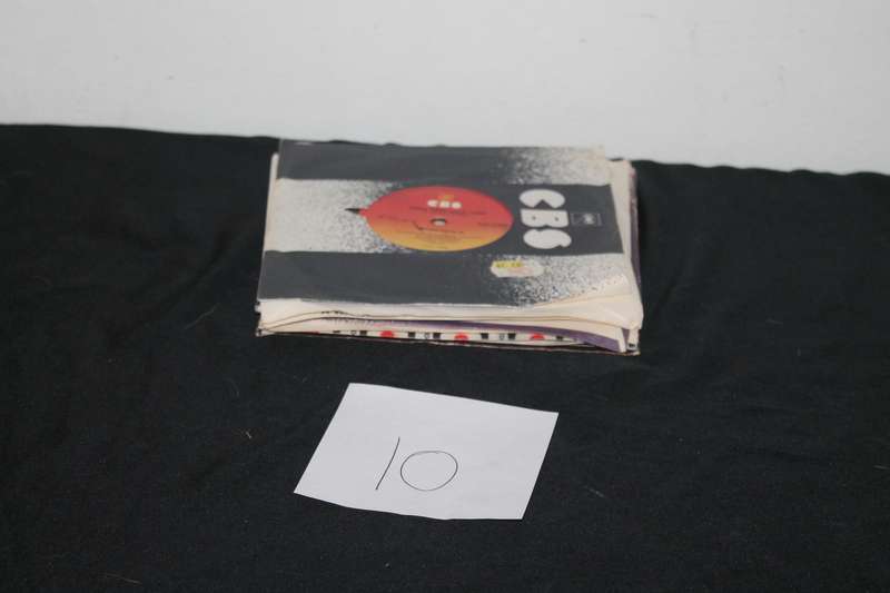 10 7 Singles Lot 10