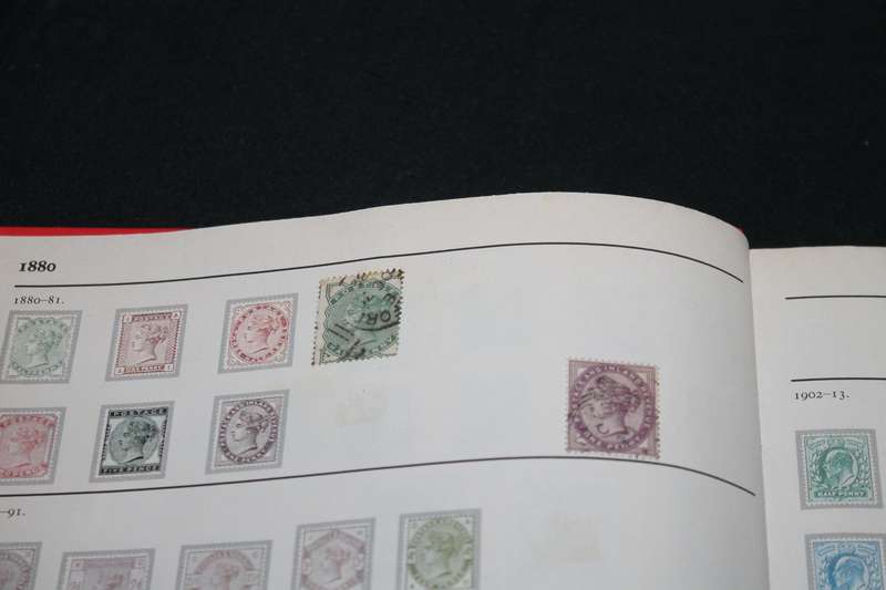 Stamp Album 500 Assorted Stamps
