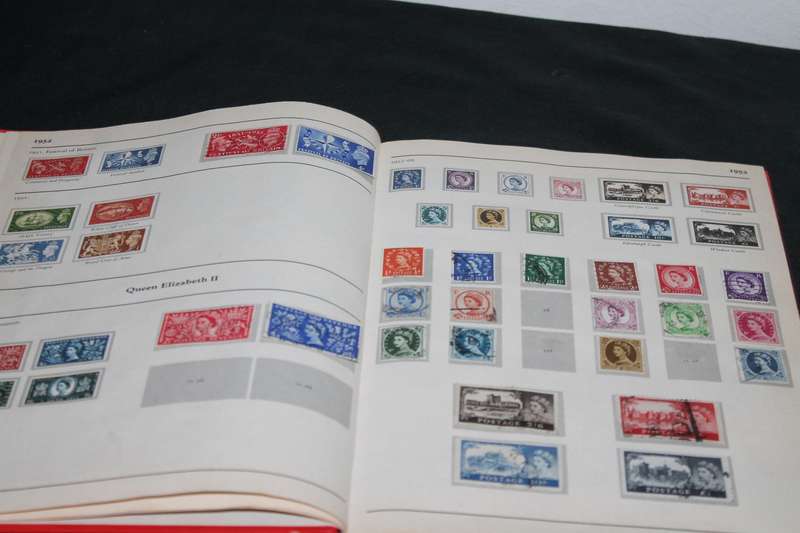 Stamp Album 500 Assorted Stamps