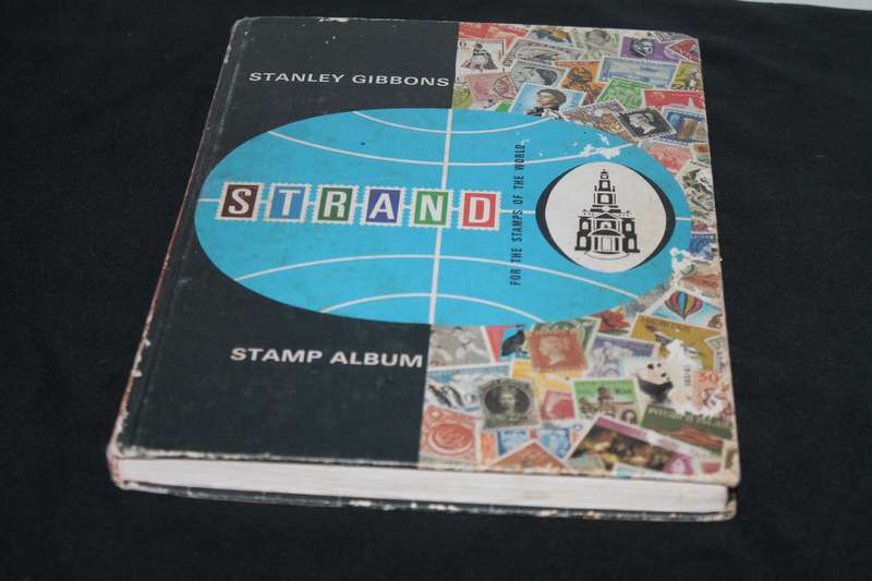 Stamp Album 1300 Assorted Stamps