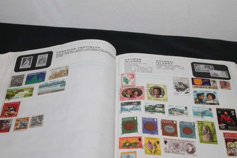 Stamp Album 1300 Assorted Stamps