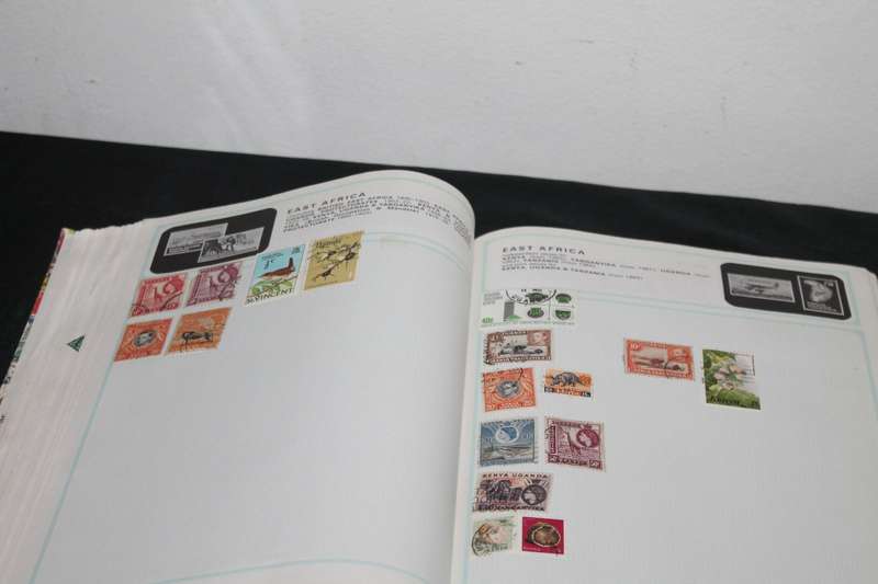 Stamp Album 1300 Assorted Stamps