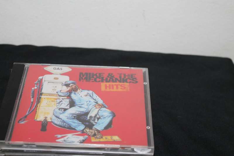 Mike and the mechanics Hits