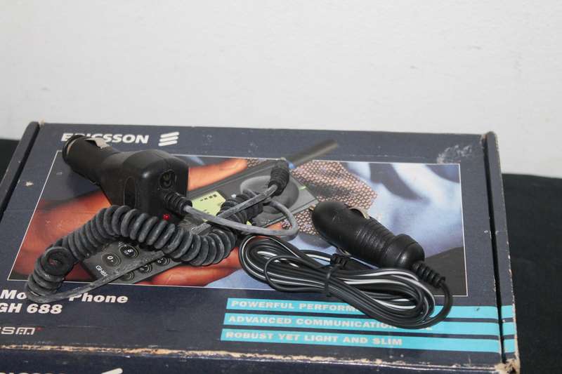 2 Siemens Cell Phones Spares