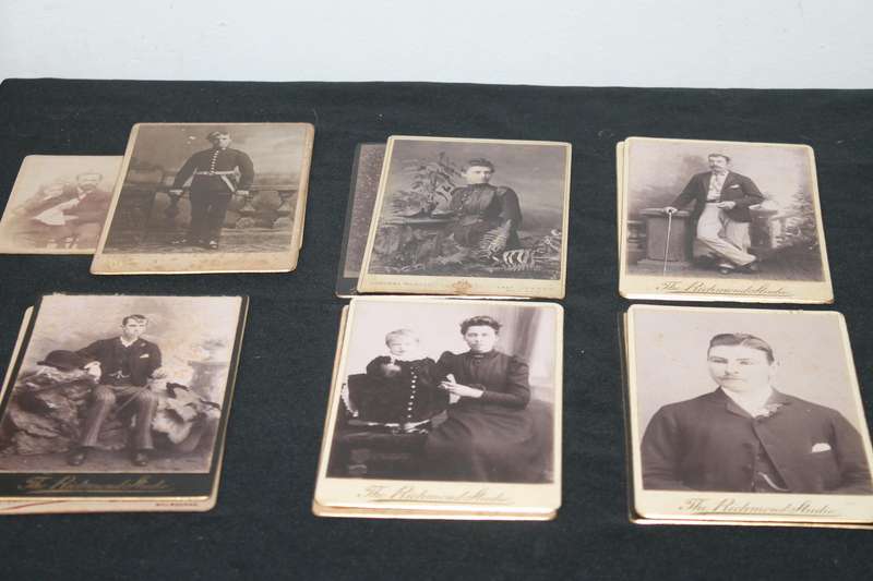 25 Old Photo graphs