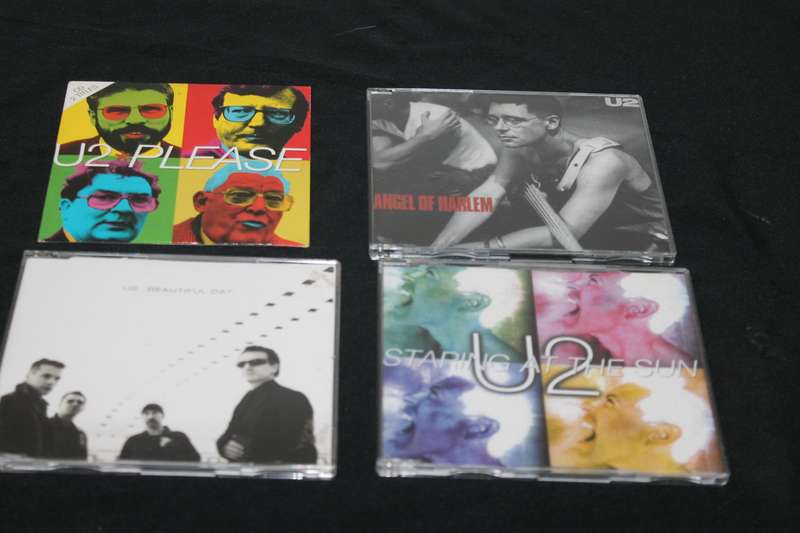 18 U2 Single cd's