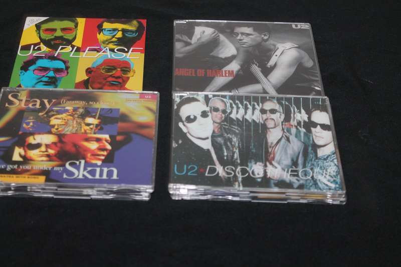 18 U2 Single cd's