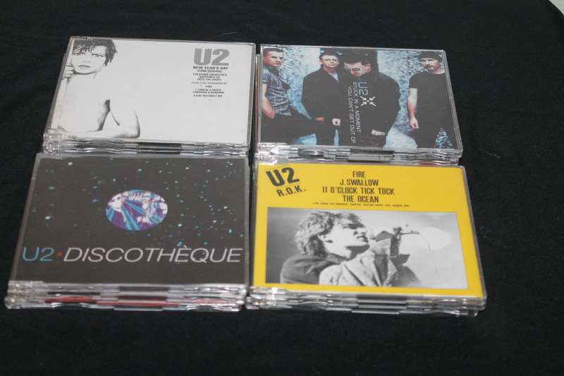 18 U2 Single cd's
