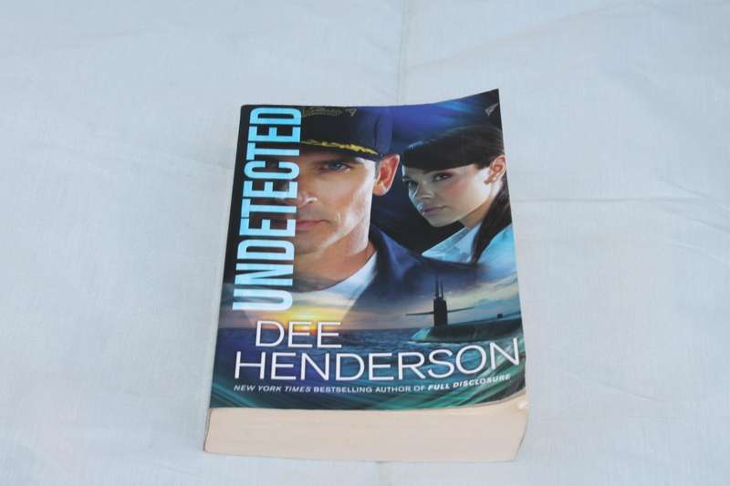 Dee Henderson Undetected