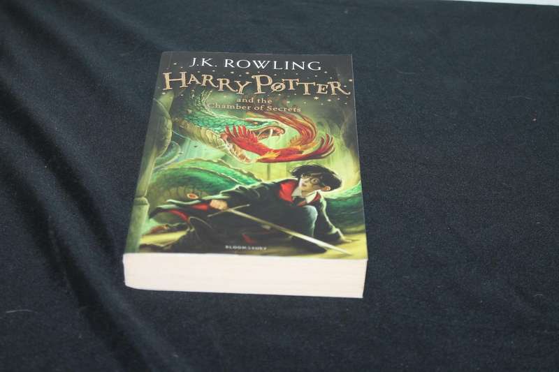 J K Rowling Harry Potter and the chamber of secrets
