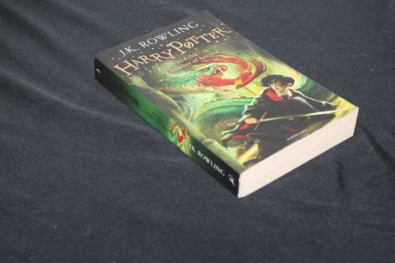 J K Rowling Harry Potter and the chamber of secrets