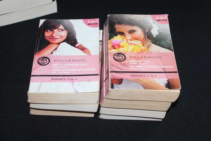 9 Mills and Boon 2 in 1 Stories