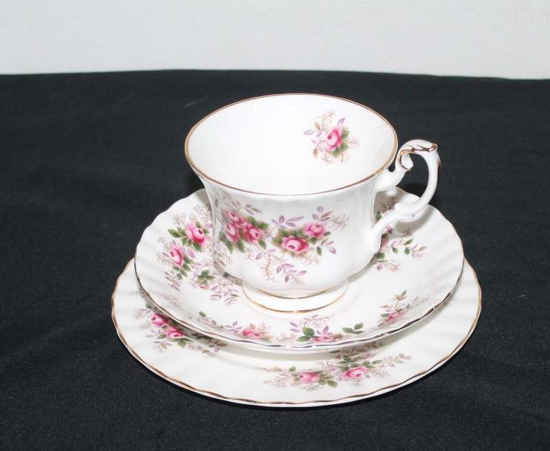Royal Albert Lavender Rose Trio