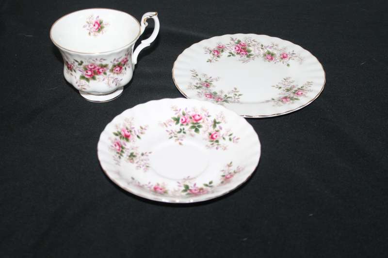 Royal Albert Lavender Rose Trio