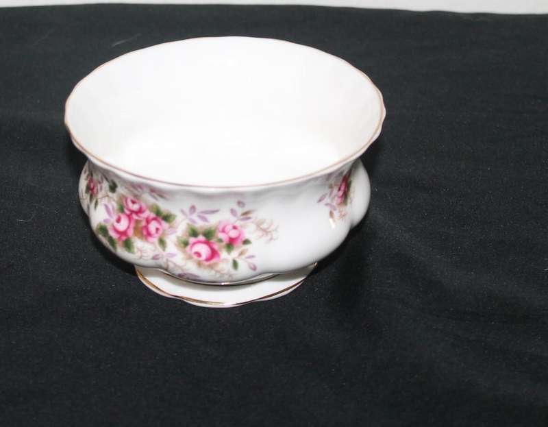 Royal Albert Lavender Rose Sugar Bowl