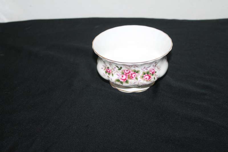 Royal Albert Lavender Rose Sugar Bowl