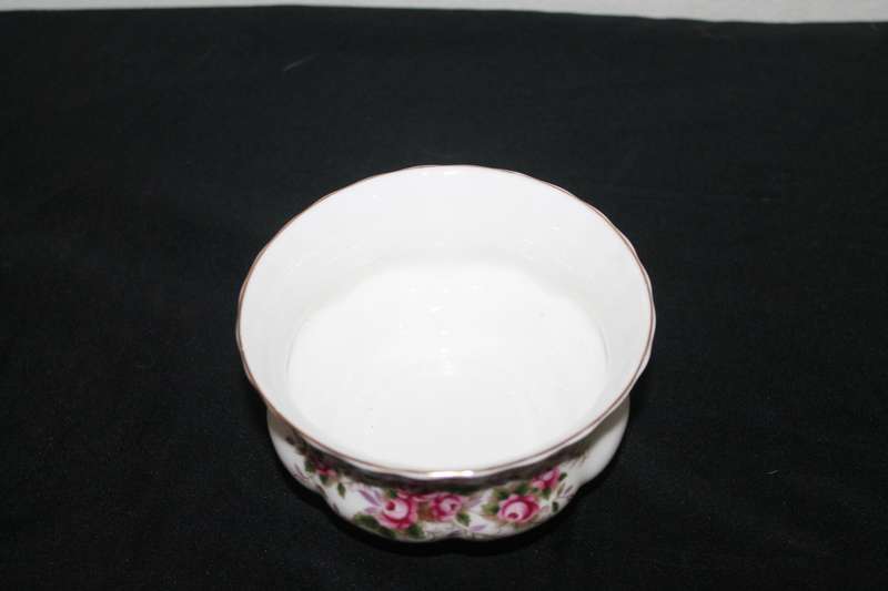 Royal Albert Lavender Rose Sugar Bowl