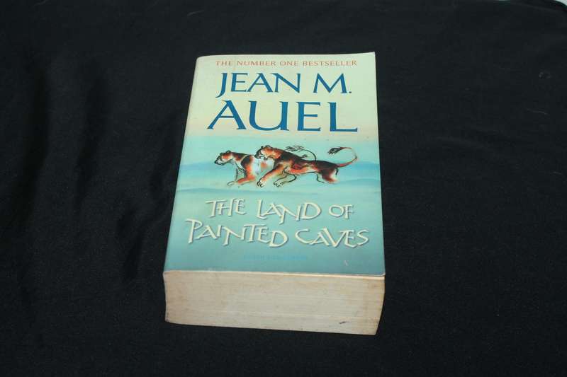 Jean M Auel The Land of the Painted Caves