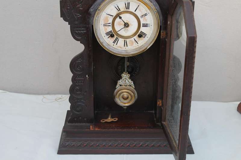 Mantle Clock
