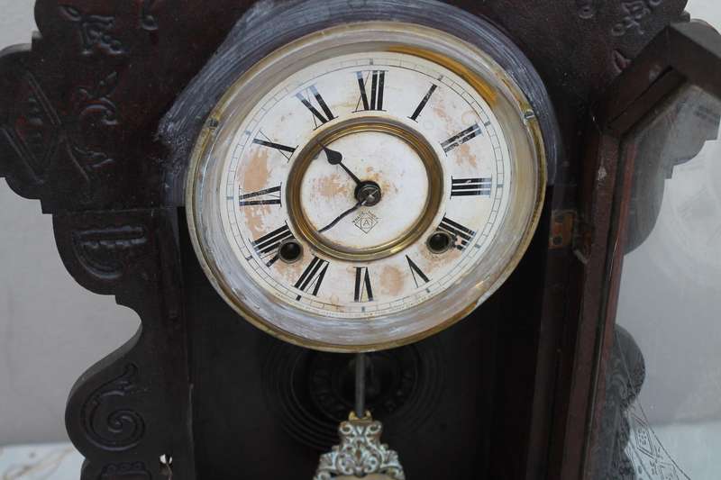 Mantle Clock