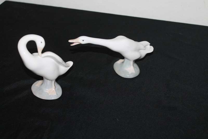 2 Lladro Geese