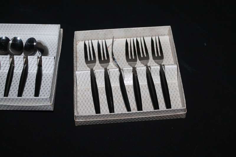 Set of 6 Cake Forks and Teaspoons