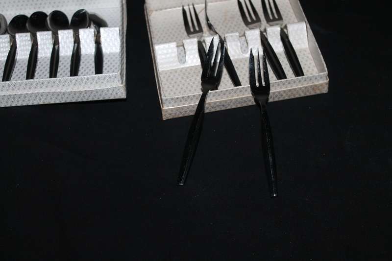 Set of 6 Cake Forks and Teaspoons