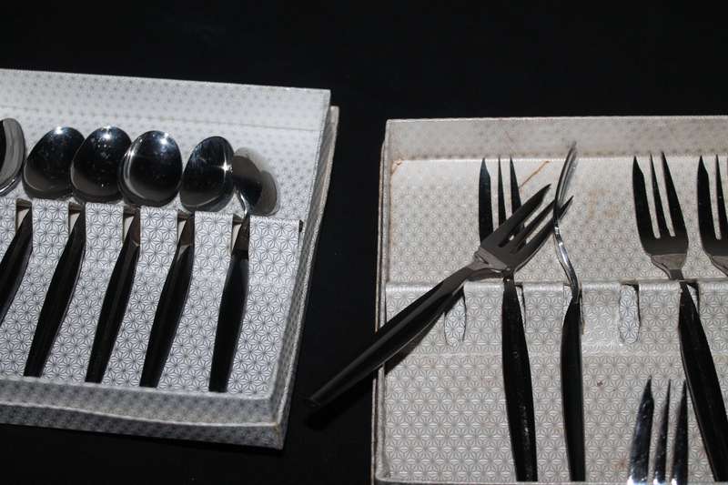 Set of 6 Cake Forks and Teaspoons