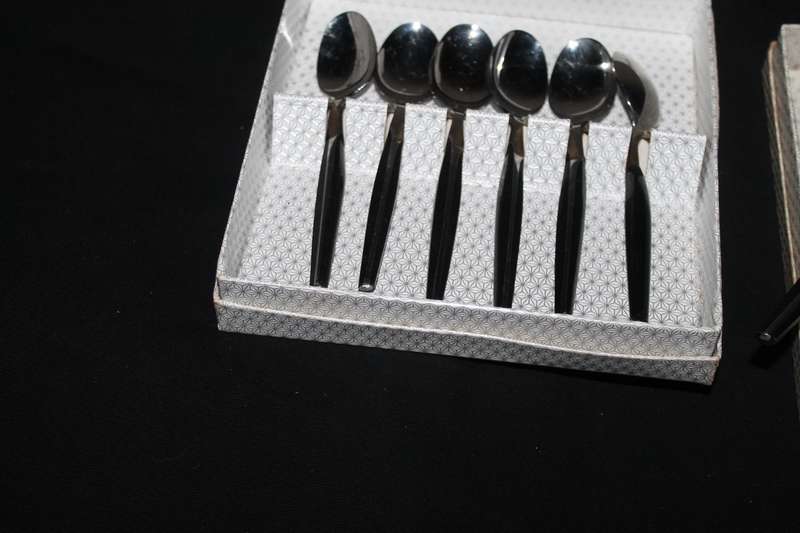 Set of 6 Cake Forks and Teaspoons