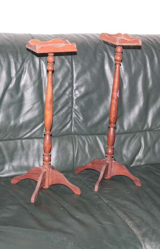 Set of 2 wooden Card Holders