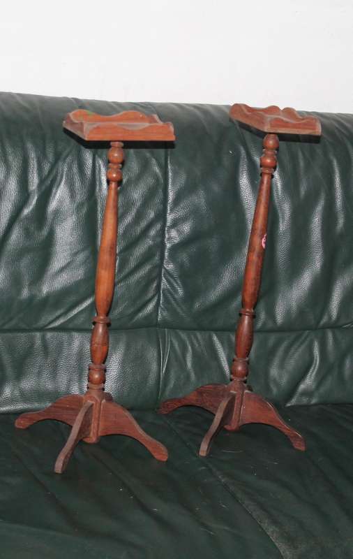 Set of 2 wooden Card Holders