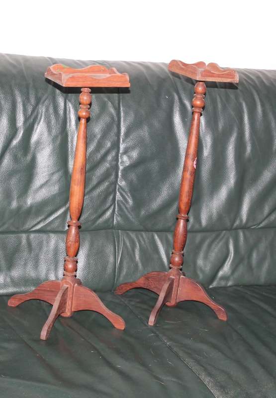Set of 2 wooden Card Holders