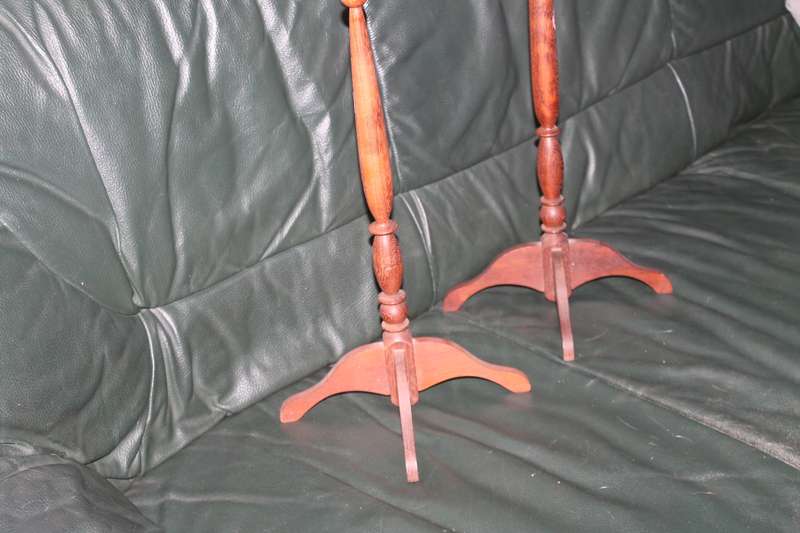 Set of 2 wooden Card Holders