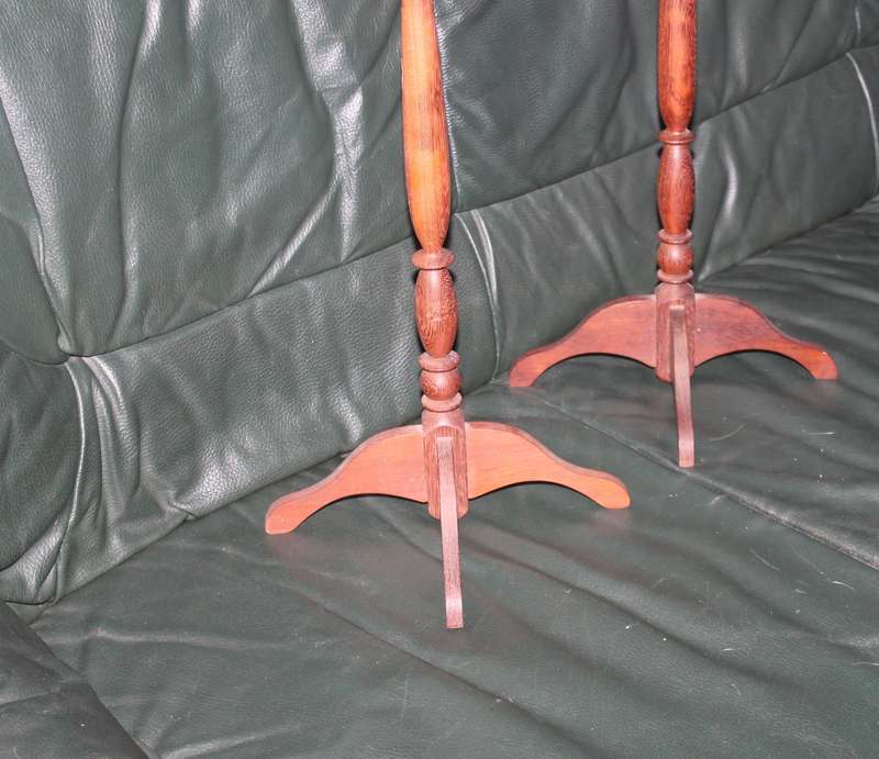 Set of 2 wooden Card Holders