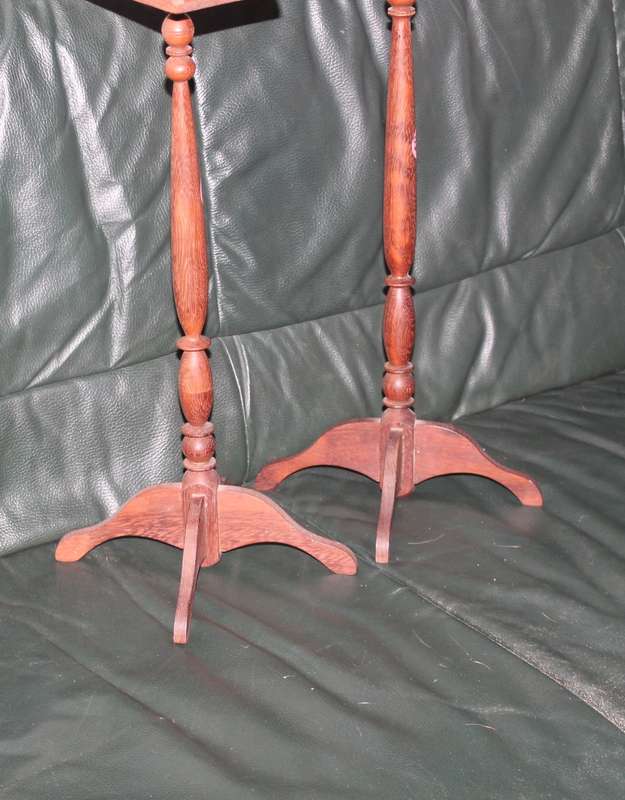 Set of 2 wooden Card Holders