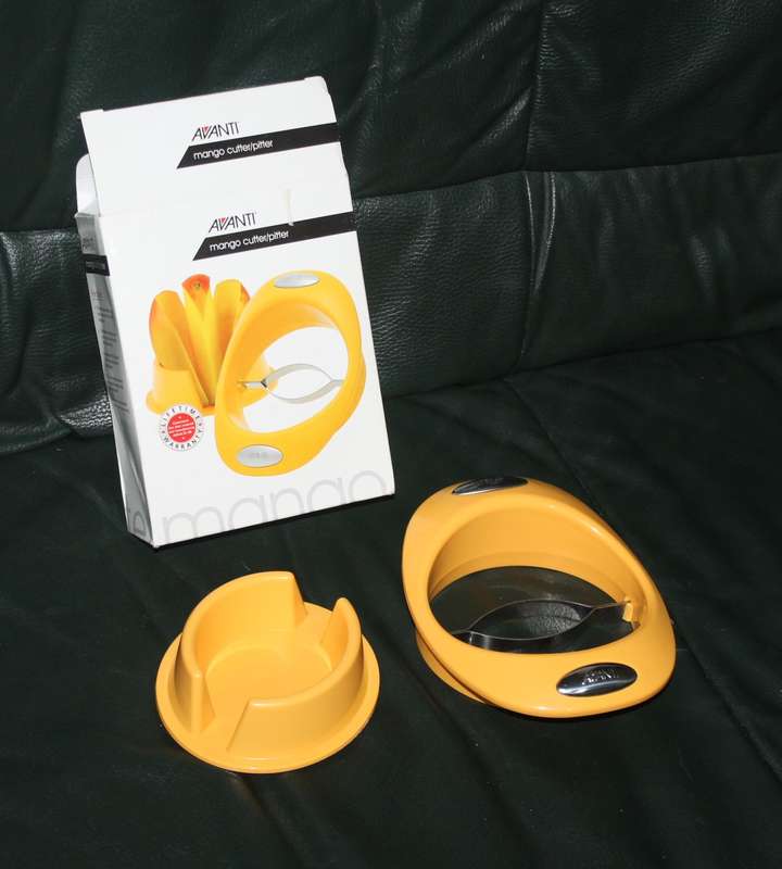 Boxed Mango Cutter/Pitter