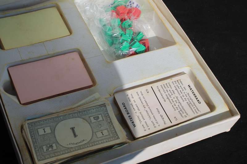Compact Monopoly
