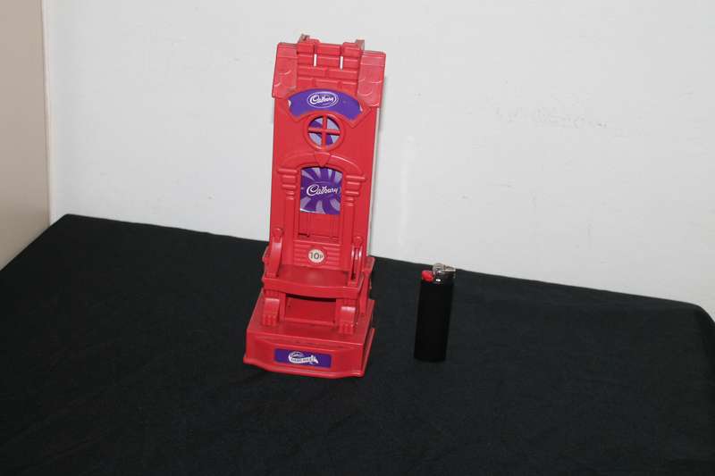 Hornby Cadbury 10p Dispenser