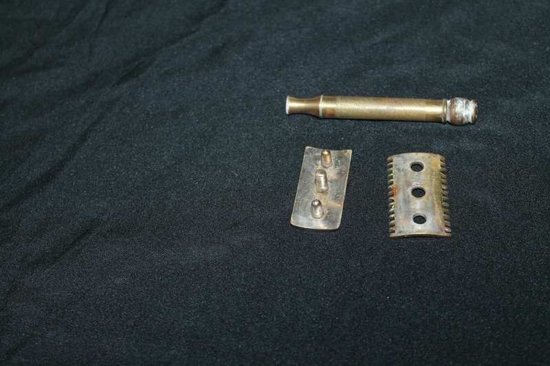 Brass razor
