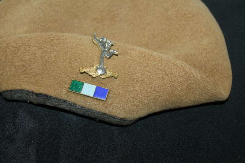 beret with Badge No 4