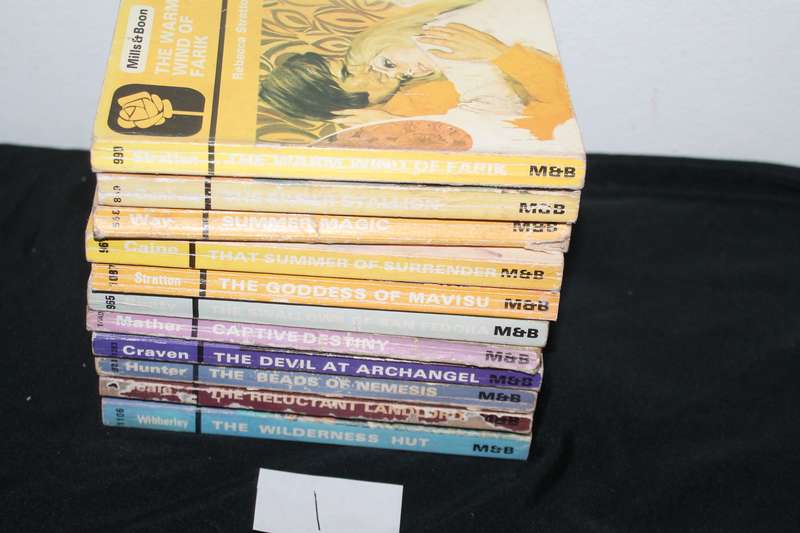 11 Mills and Boon Novels No 1