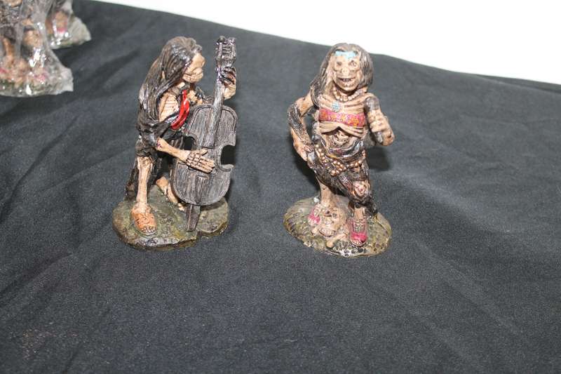 Set of 2 Rolling Bones Figures