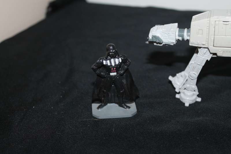 Star Wars AT AT & Mini Darth Vader