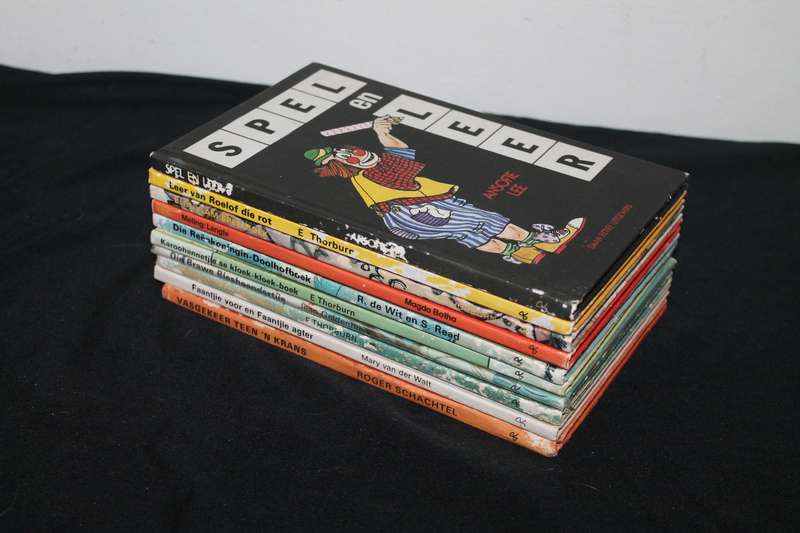 10 Children's Books Daan Retief Uitgewers Lot 1