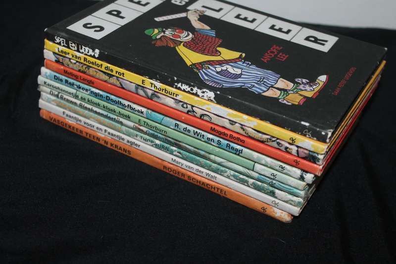 10 Children's Books Daan Retief Uitgewers Lot 1